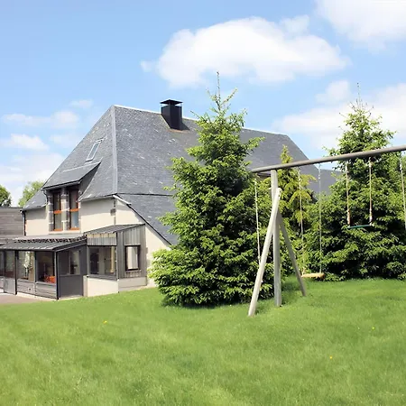 De La Pouciniere Holiday home Saint-Sauves-d'Auvergne