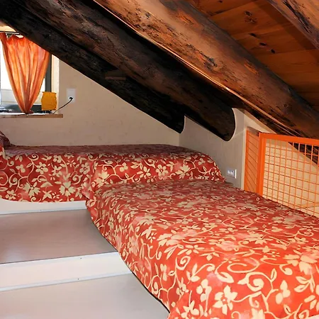 De La Pouciniere Saint-Sauves-d'Auvergne