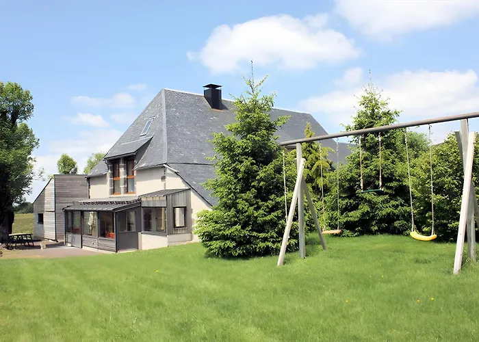 De La Pouciniere Holiday home Saint-Sauves-d'Auvergne