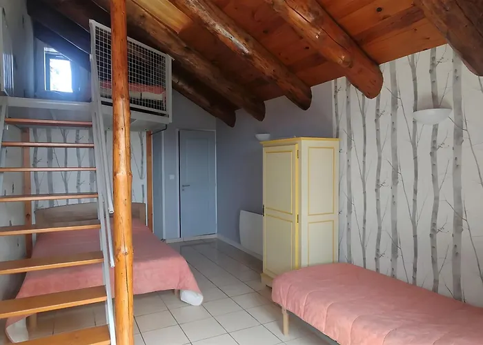 Holiday home De La Pouciniere Saint-Sauves-d'Auvergne